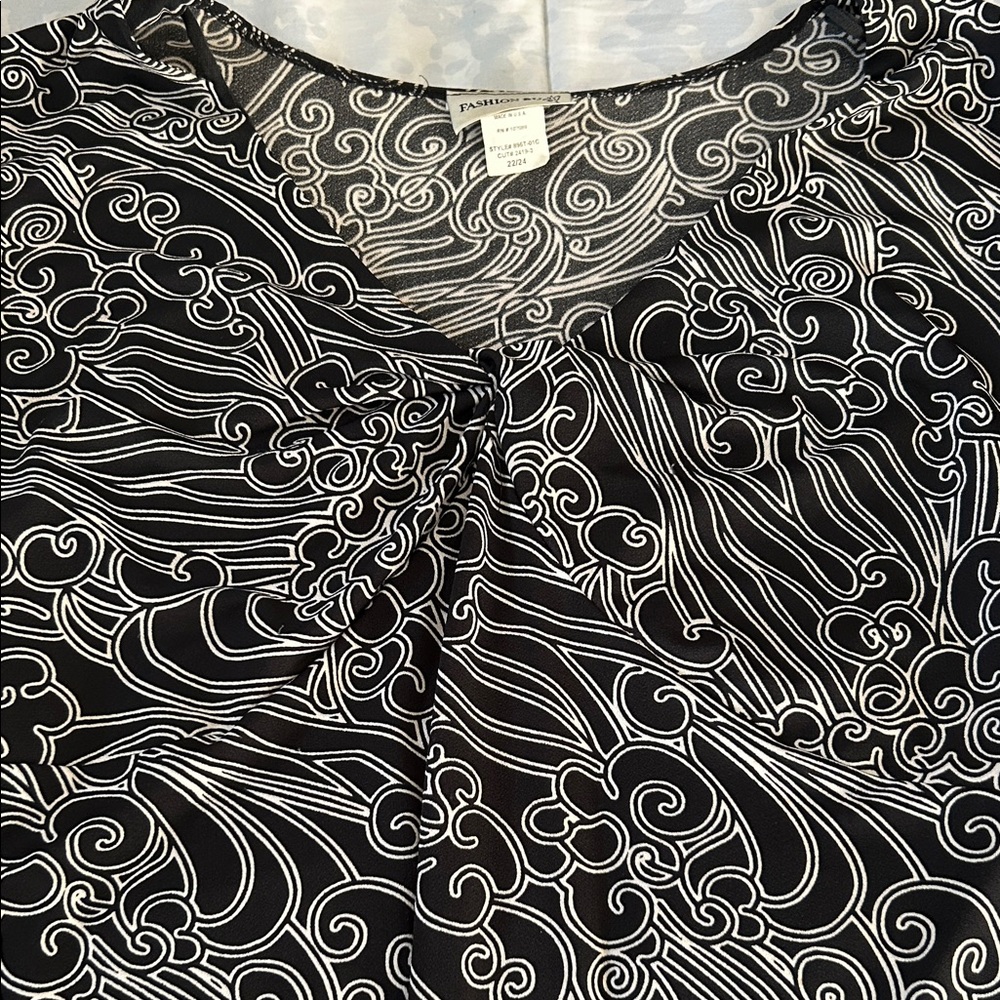 FASHION BUG Women’s blouse, Size 22/24